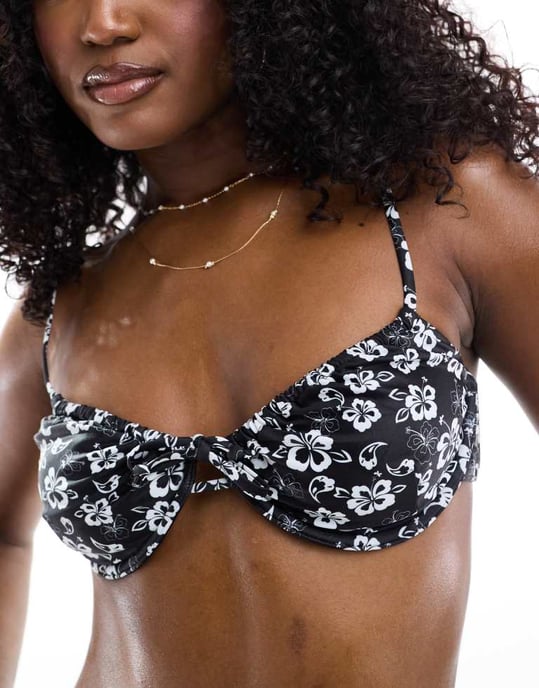 Pieces – Svart bikiniöverdel med bygel, del av set och tropiska blommönster - Image 3