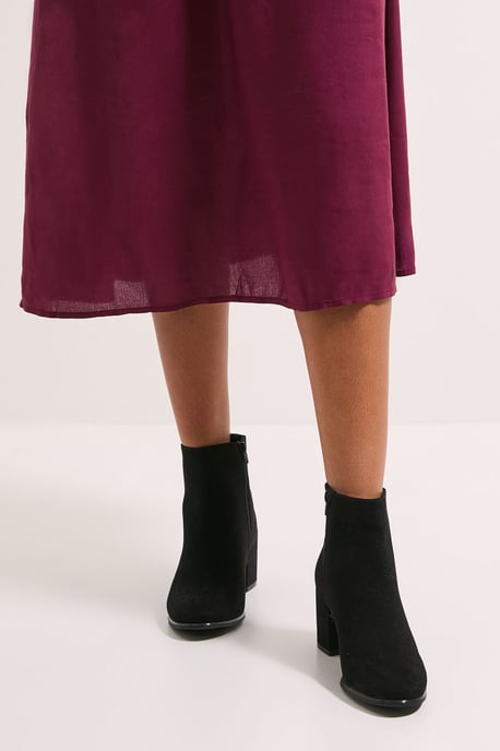 Wide Fit Morgan Round Toe Medium Block Heel Ankle Boots - Image 4