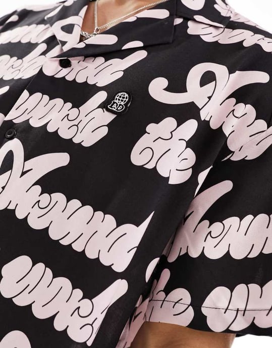 Dr Denim – Unisex – Madi – Svart skjorta med resortkrage och avslappnad passform och heltäckande tryck - Image 5