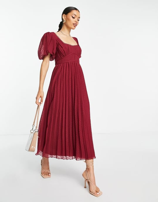 ASOS DESIGN Petite – Vinröd midiklänning med puffärm och plisserad dobbyklänning med vågig kant - Image 4
