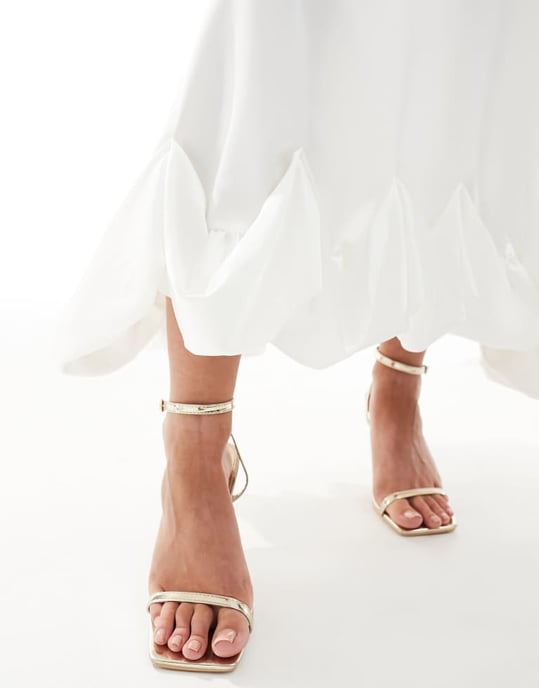 Vila Petite Bridal – Vit maxiklänning i satin med smala ärmar och sömmar i nederkanten - Image 4