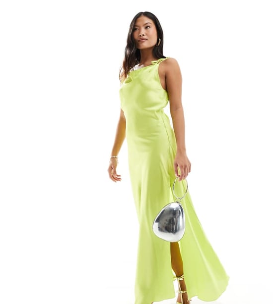 Vero Moda Petite – Limefärgad maxiklänning i satin med knytband och sömmar - Image 1