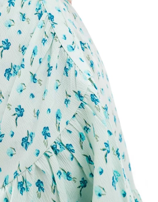 Vero Moda – Ljusblå blommig miniklänning med omlott framtill - Image 3