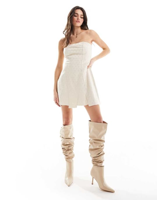 ASOS DESIGN – Vit miniklänning i bandeau-modell med sliten twill - Image 2