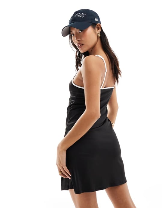 Vero Moda Petite – Svart miniklänning i jersey med kontrasterande detaljer - Image 4