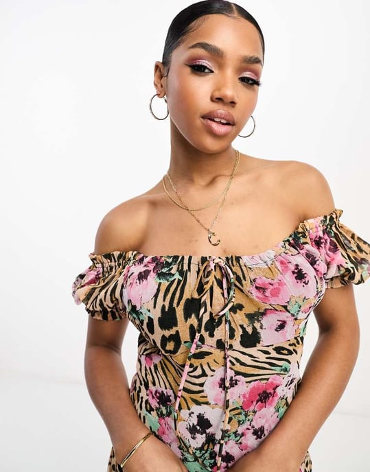ASOS DESIGN – Babydoll-klänning med bardotmönster och blommigt djurmönster - Image 4