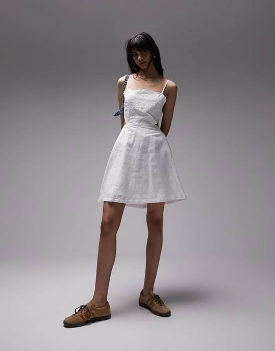 Topshop – Vit miniklänning i linne med broderi - Image 4