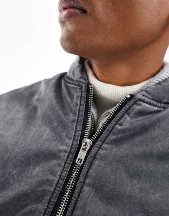ASOS DESIGN – Svart, oversized bomberjacka med tvätt - Image 4