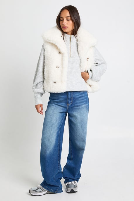 Oversized Collar Faux Fur Gilet - Image 2