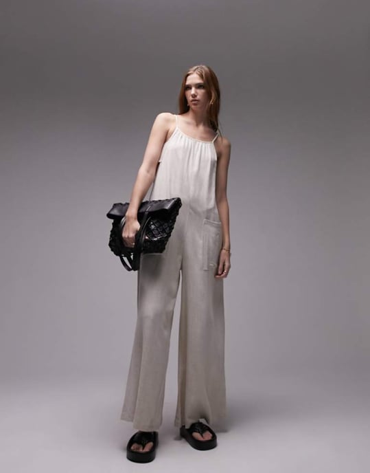 Topshop – Havregrynsfärgad jumpsuit i linne med fickor - Image 1