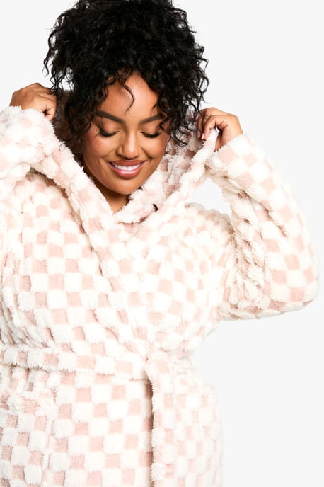 Plus Baby Pink Checkerboard Maxi Fleece Dressing Gown - Image 4