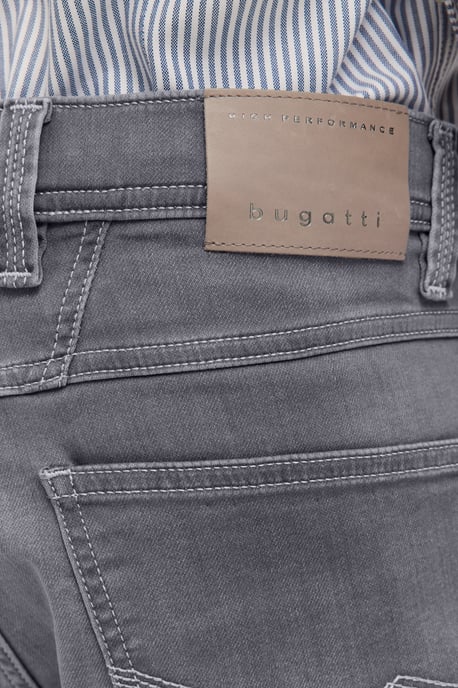 Bugatti Herren Jeans Bermuda in used-wash dessin - Image 5