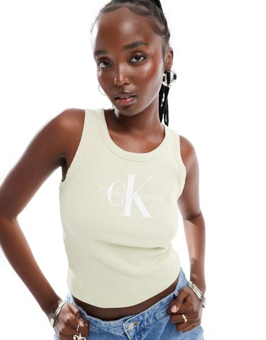 Calvin Klein Jeans – Archival – Beige, ribbat linne med monologomotiv - Image 1