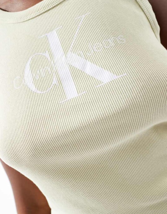 Calvin Klein Jeans – Archival – Beige, ribbat linne med monologomotiv - Image 2