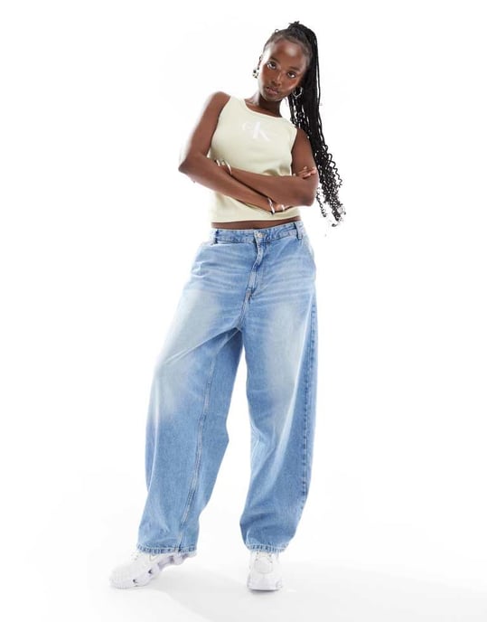 Calvin Klein Jeans – Archival – Beige, ribbat linne med monologomotiv - Image 3