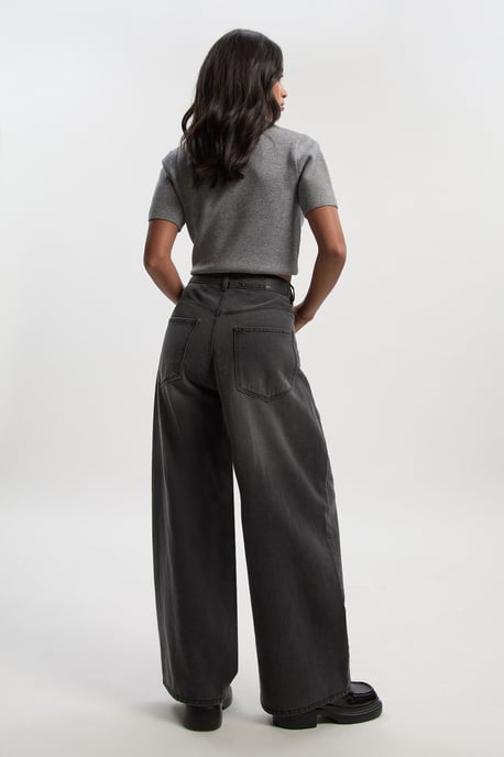 Petite Mid Waist Loose Fit Wide Leg Jean - Image 2