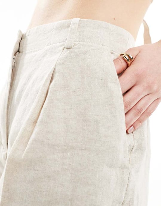 & Other Stories – Beige skräddade linneshorts - Image 4
