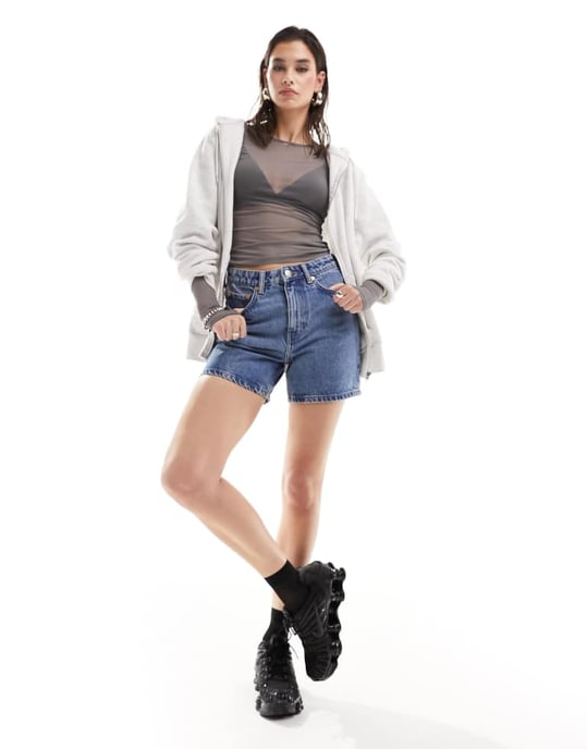 Weekday Eya jeansshorts med hög midja i 90-talsblått - Image 2
