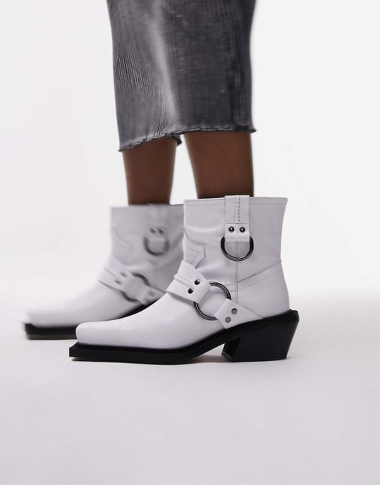 Topshop – Roxy – Vita bikerboots i premiumläder med westernmönster - Image 1