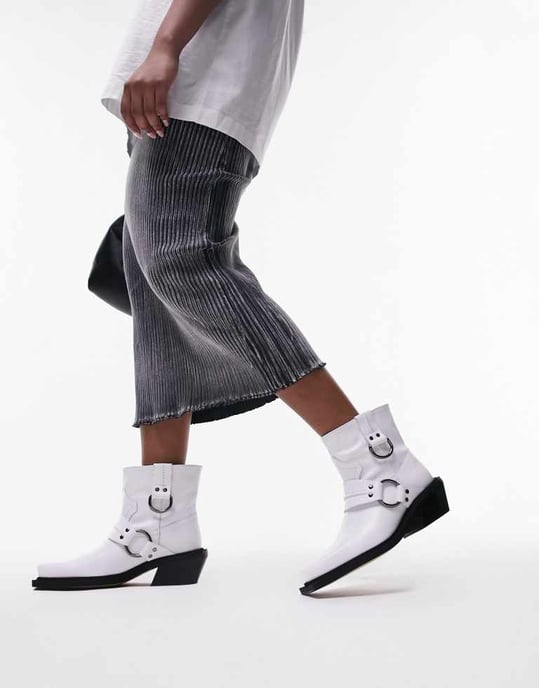 Topshop – Roxy – Vita bikerboots i premiumläder med westernmönster - Image 3