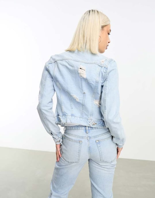 COLLUSION – Ljusblå krympt jeansjacka, del av set - Image 3