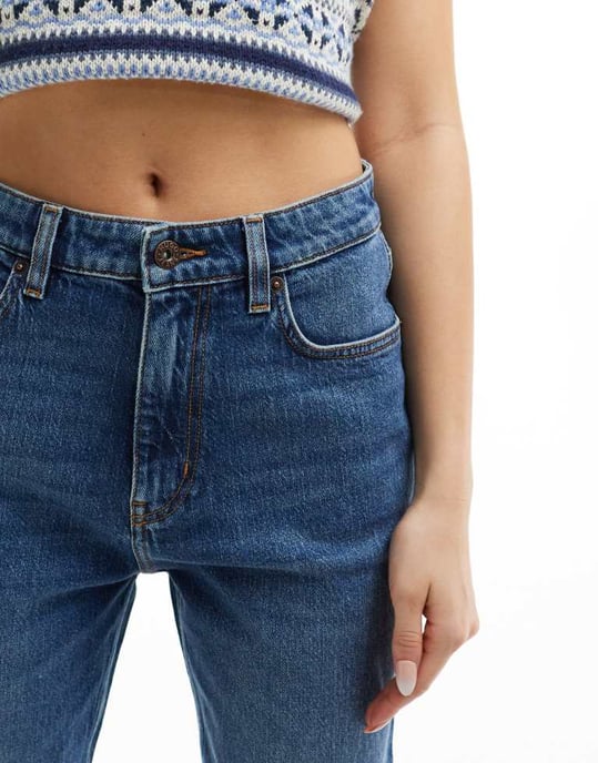 HUGO BLUE – Mellanblå mom jeans - Image 4