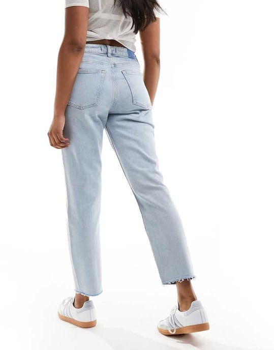 Abercrombie & Fitch – Curve Love – Ljusblå jeans med mom fit-mönster - Image 4