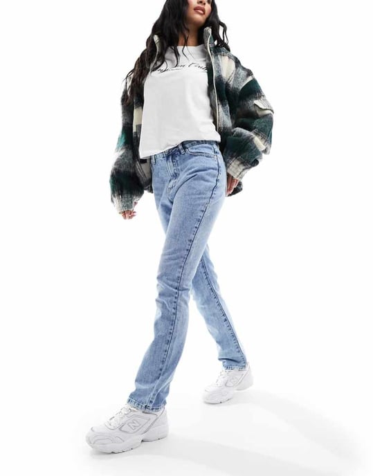 In The Style – Blå jeans med raka ben och blekt tvätt - Image 2