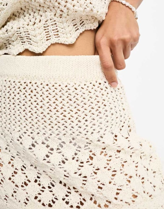 Miss Selfridge virkade texturerade stickade minikjol i krämfärg - Image 2
