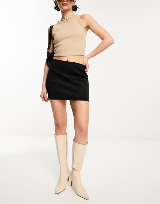 Weekday – Svart minikjol i minimalistisk scuba-modell - Image 3