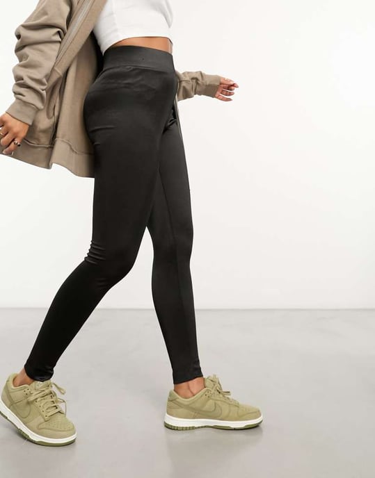 JDY – Svarta, glansiga discoleggings - Image 4