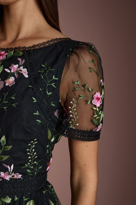 Lace Trim Detail Embroidered Mesh Midi Dress - Image 4