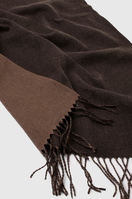 Reversible Tassel Lightweight Blanket Scarf - Image 3
