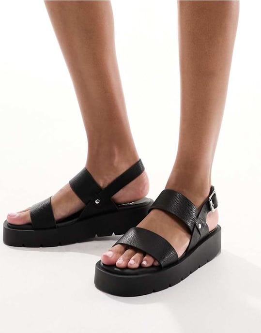 Schuh – Tayla – Svarta sandaler med dubbla remmar - Image 1