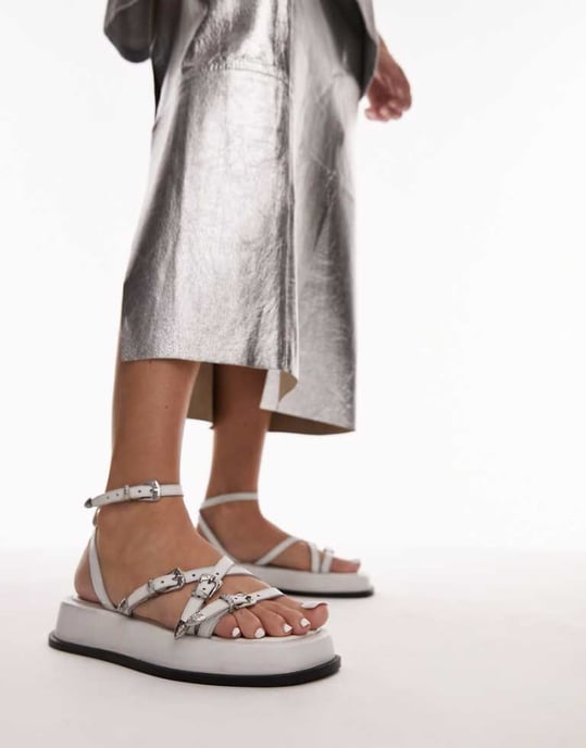 Topshop – Kayla – Vita sandaler i läder med remmar och spänne - Image 1