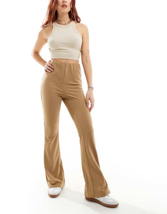 Vero Moda – Beige utsvängda jerseybyxor - Image 1