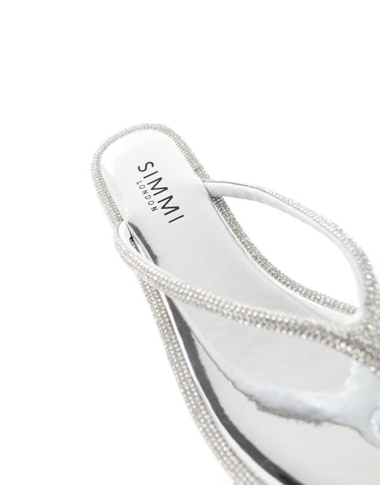 Simmi London Bred Passform Havanah dekorerad platt sandal i silver - Image 2