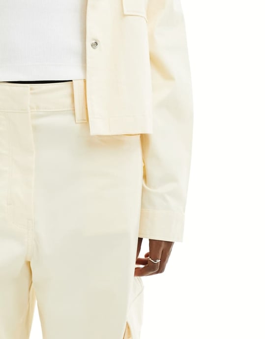 Calvin Klein Jeans – Krämfärgade cargobyxor - Image 3