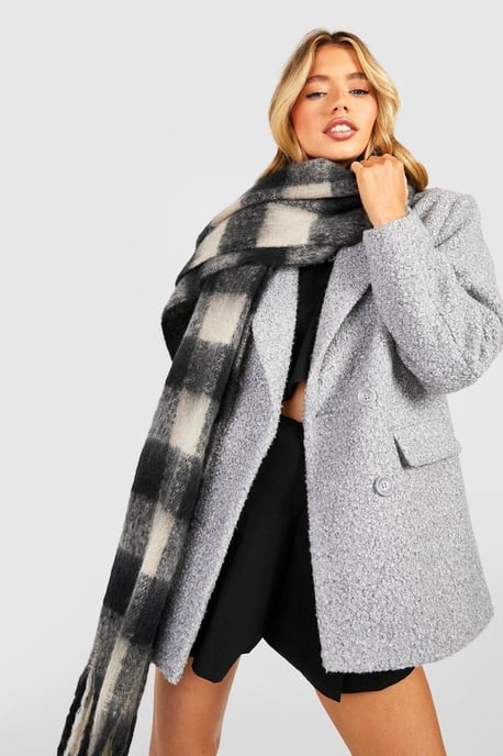 Chunky Check Tassel Scarf - Image 2