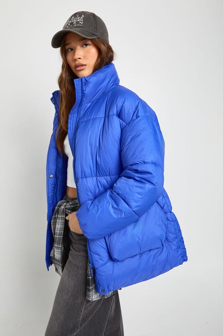 Oversized Hooded Puffer Jacket - Image 3