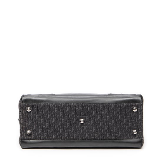 Street Chic Top Handle  Handbag - Image 6