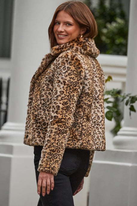 Leopard Print Faux Fur Cropped Coat - Image 3