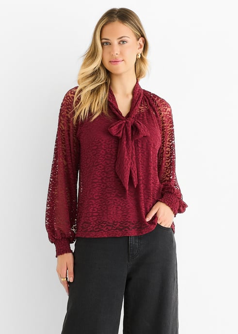 Blus med spetsdetaljer i burgundy - Image 2