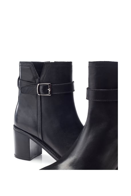 B.Philippa Black Boots - Image 4