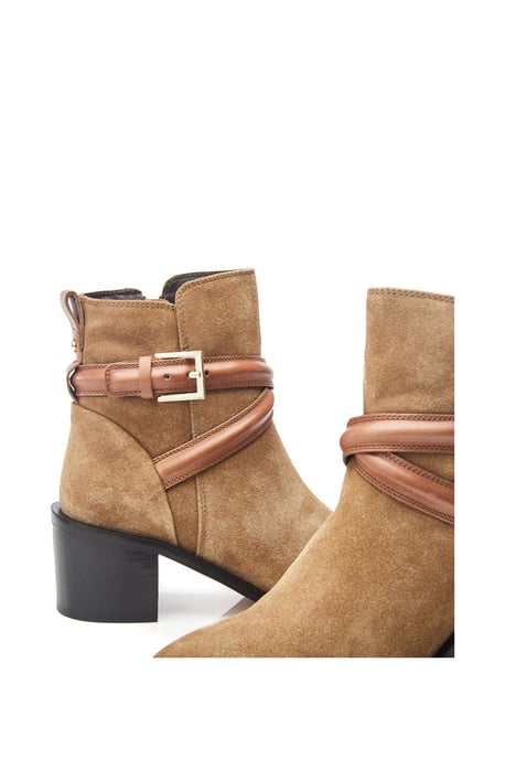 Carliy Tan Boots - Image 4