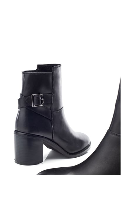 B.Jasmine Black Boots - Image 4