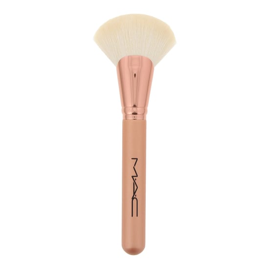 MAC Bronzer Fan Brush 143S - Image 1