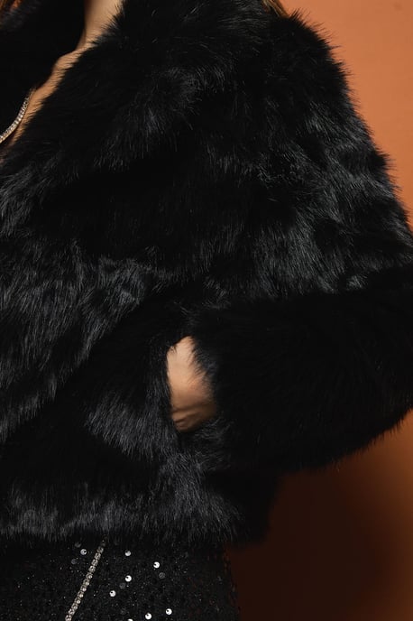 Occasion Short Faux Fur Coat - Image 4