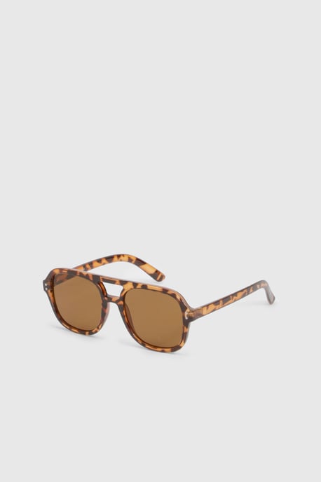 Tortoise Shell Oversized Aviator Sunglasses - Image 2