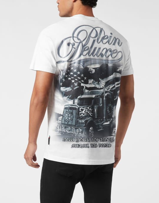 Rundhalsad T-shirt med Truck Gothic Pleinmönster - Image 5